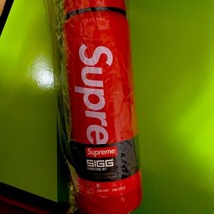 Supreme SIGG